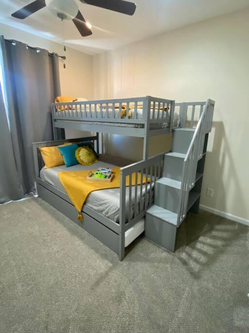 Modern 3 Bedroom Home Коттонвуд Экстерьер фото